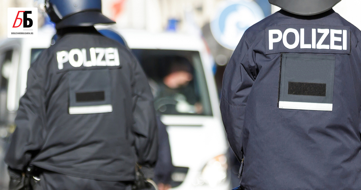 Германската полиция арестува петима непълнолетни, свързани с крайнодясна клетка, извършила