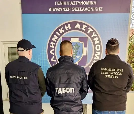 Гърция осъди 14 българи на средно по 140 г. затвор за трафик на мигранти