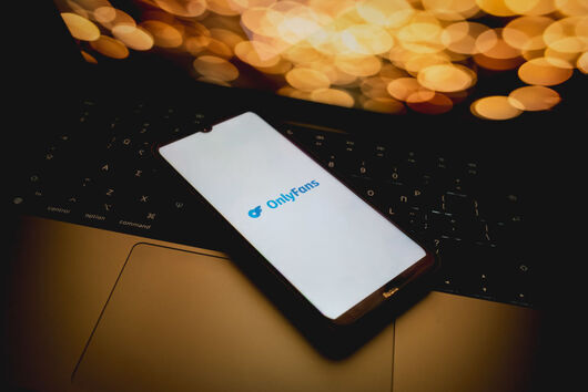 Компанията зад OnlyFans се продава за 5,9 милиарда паунда