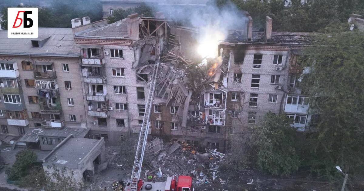 Най-малко 13 души са убити - сред тях поне три