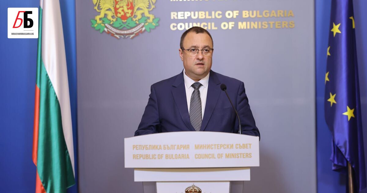 Министърът на регионалното развитие Иван Иванов отказва да назначи Диана