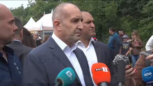 Радев подкрепи протестиращите срещу еврото и заговори за "нова политическа алтернатива"