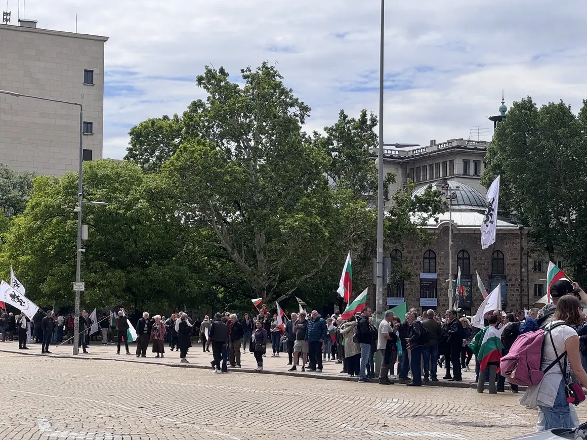 Протестът срещу еврото блокира част от движението в центъра на София