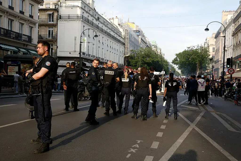 Френски министър иска по-строги наказания заради безредиците след триумфа на ПСЖ