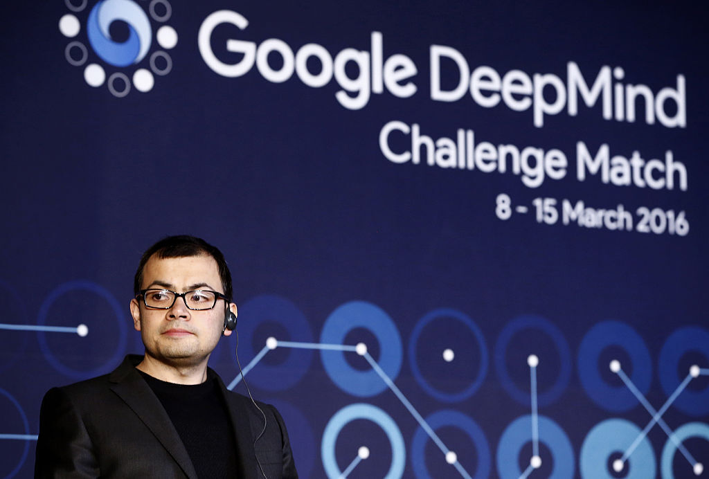 Шефът на DeepMind и нобелов лауреат предупреди за две реални заплахи, свързани с AI - престъпност и липса на контрол