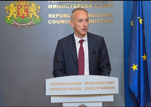 Държавата задължава студенти по медицина да работят в България