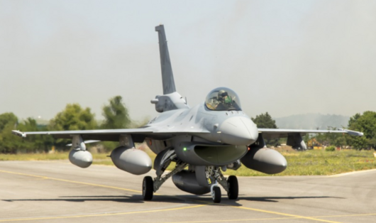 Вторият български F-16 кацна в авиобаза "Граф Игнатиево"