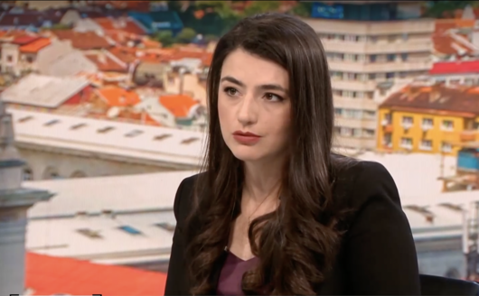 Лена Бориславова: Кабинетът "Желязков" ще падне, когато Пеевски реши