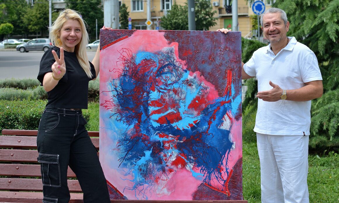 „Скъсана реалност“ на Илияна Овчарова – изложба за търсещите