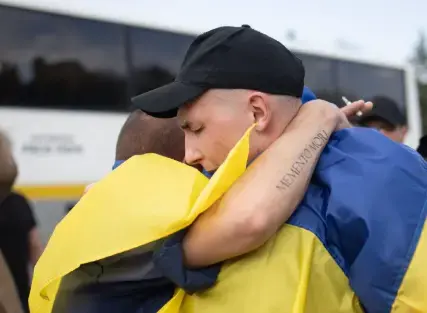 Първата група украински военнопленници, ранени и под 25 години, беше освободена от руски плен