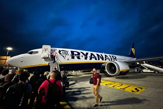 Ryanair въвежда глоба за пътници, които буйстват в самолета
