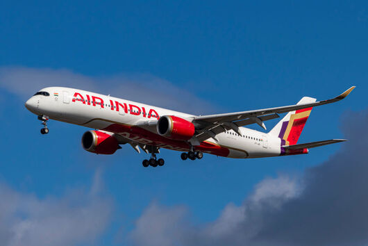 Сигнал за бомба принуди самолет на Air India да кацне аварийно в Тайланд 