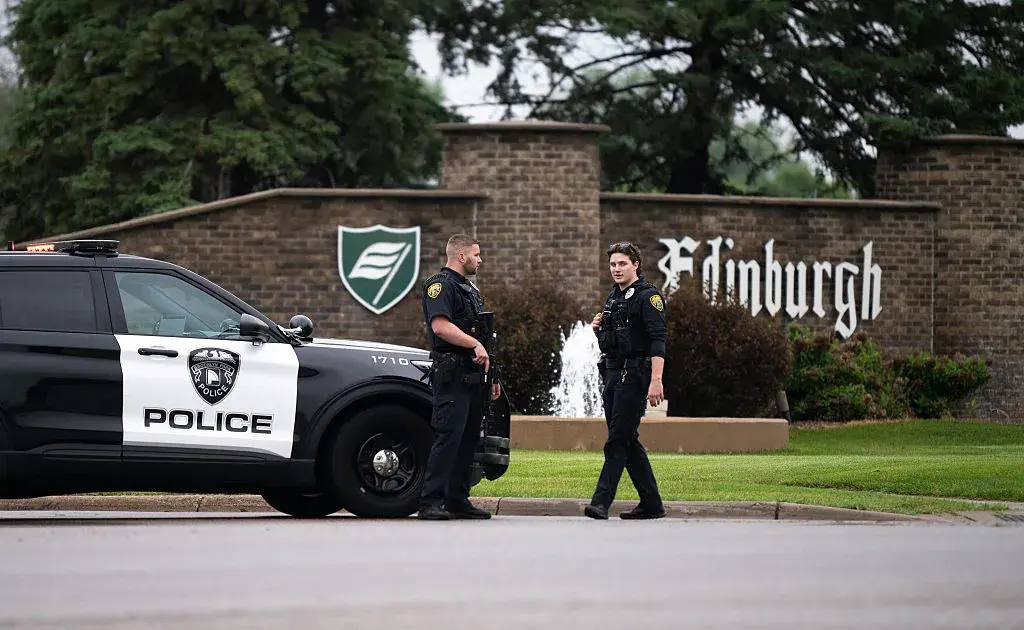 Продължава издирването на заподозрения за политическото убийство в Минесота