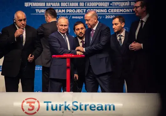 EС спира руския газ по “Турски поток” с обща забрана за внос и транзит от Русия
