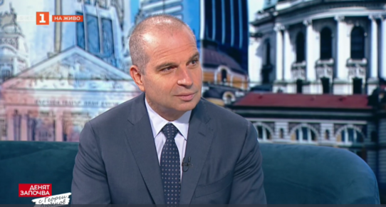 „Всички носят отговорност“ – Гроздан Караджов за инцидента с блокираните пътници на летище „Васил Левски“
