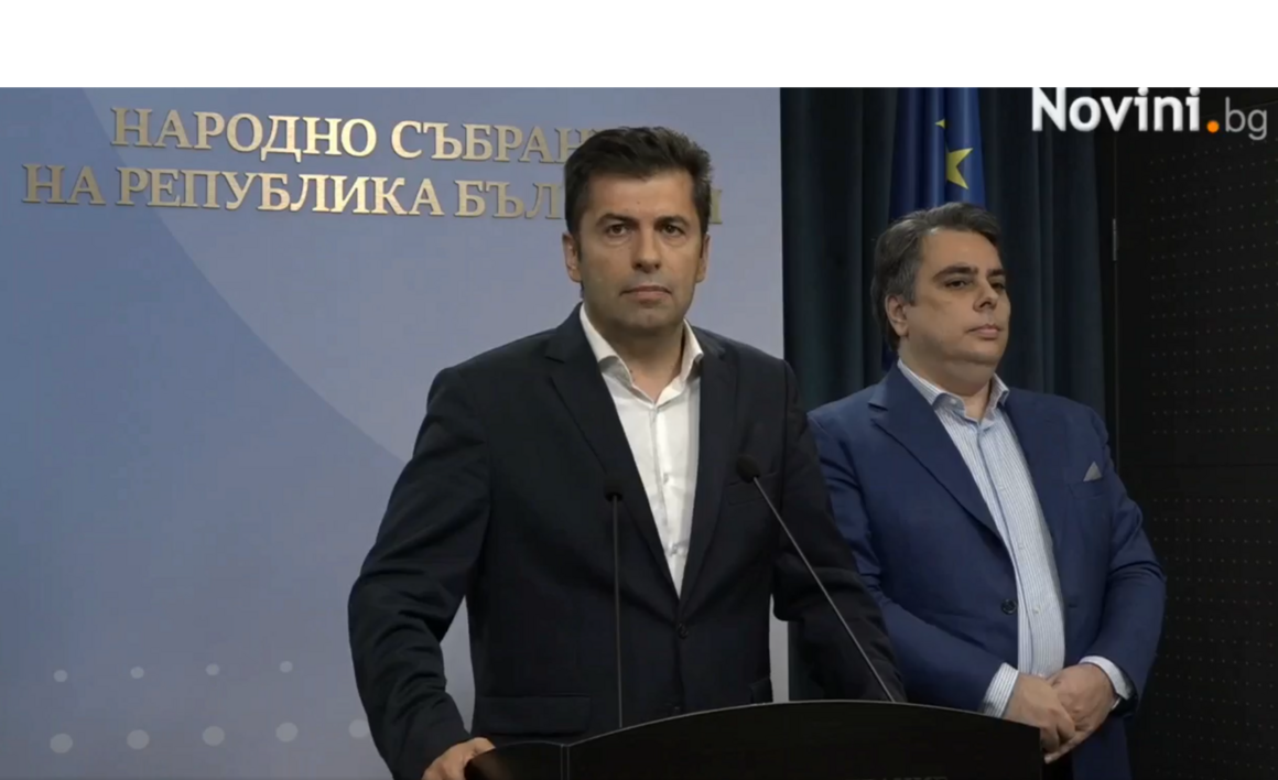 Кирил Петков и Асен Василев отричат натиск над напусналите ПП районни кметове
