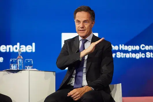 Марк Рюте: САЩ са напълно ангажирани с НАТО, но са раздразнени от другите страни