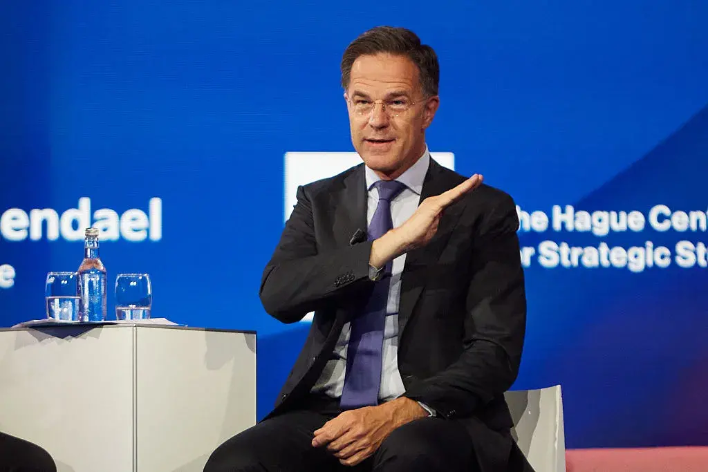 Марк Рюте: САЩ са напълно ангажирани с НАТО, но са раздразнени от другите страни