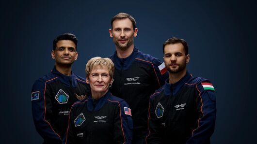 SpaceX изпрати астронавти от Унгария, Полша и Индия в Космоса за първи път от 40 г.