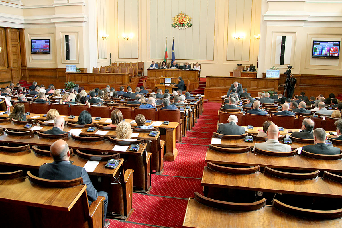 ВМРО подкрепи ГЕРБ "принципно" за нова конституция