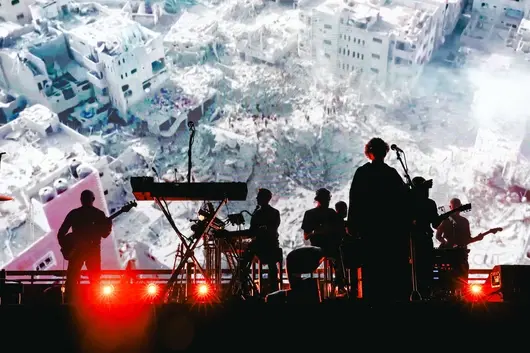 Massive Attack в София: Политика на макс