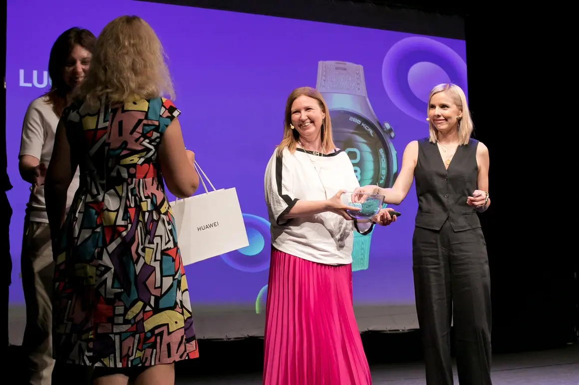 Награди от HUAWEI получиха шестима от гостите на събитието