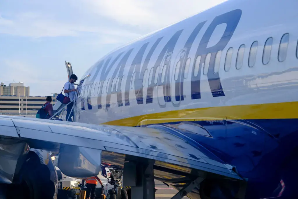 Комисията срещу дискриминация разследва Ryanair за тормоз заради сваленото дете в инвалидна количка