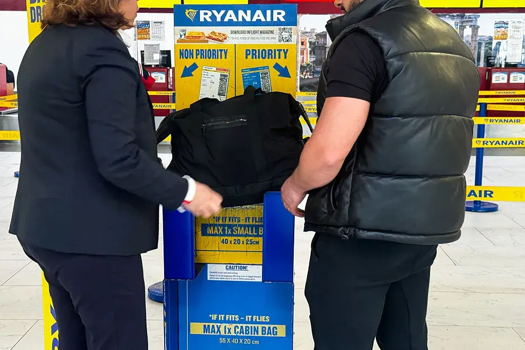 Ryanair увеличава размера на малкия ръчен багаж след нови правила от ЕС