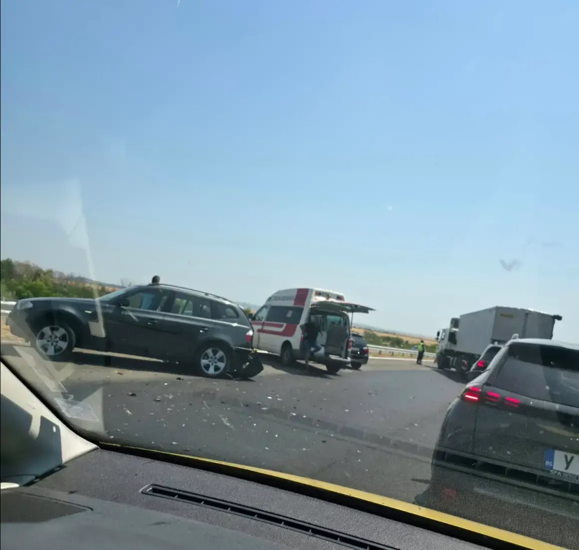 Катастрофа на "Тракия" предизвика задръстване преди Бургас 