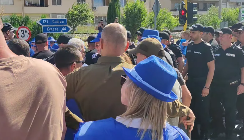 Арести спряха протеста на горските служители в Кресна