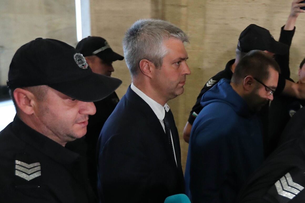 Прокуратурата намеси Асен Василев в делото срещу Благомир Коцев (обновена)