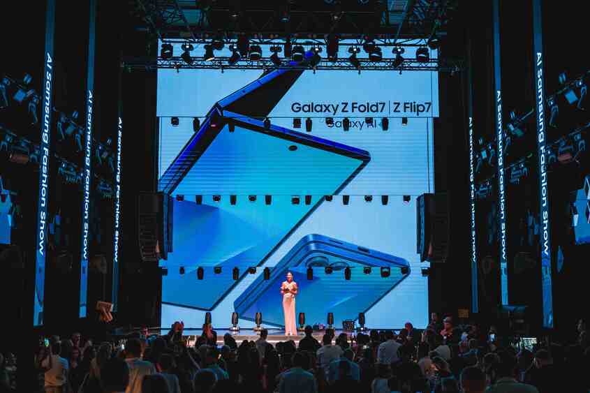 AI Fashion Show