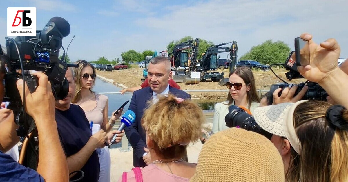 Само ден след като седна на маса със синдикатите и