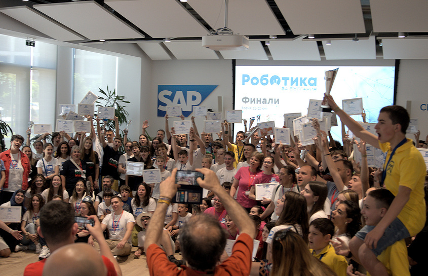 Състезание по роботика SAP Labs 2025