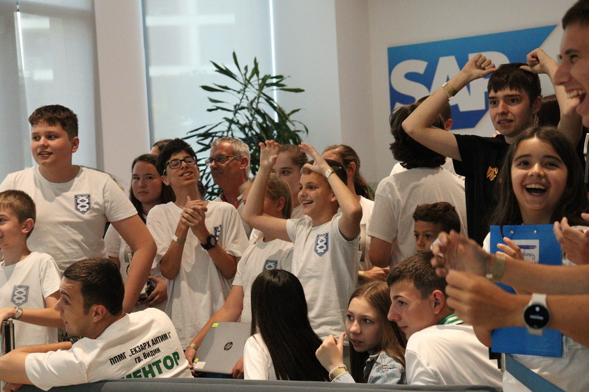 Състезание по роботика SAP Labs 2025