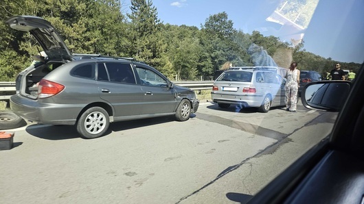 Верижна катастрофа затруднява движението на АМ "Тракия" 