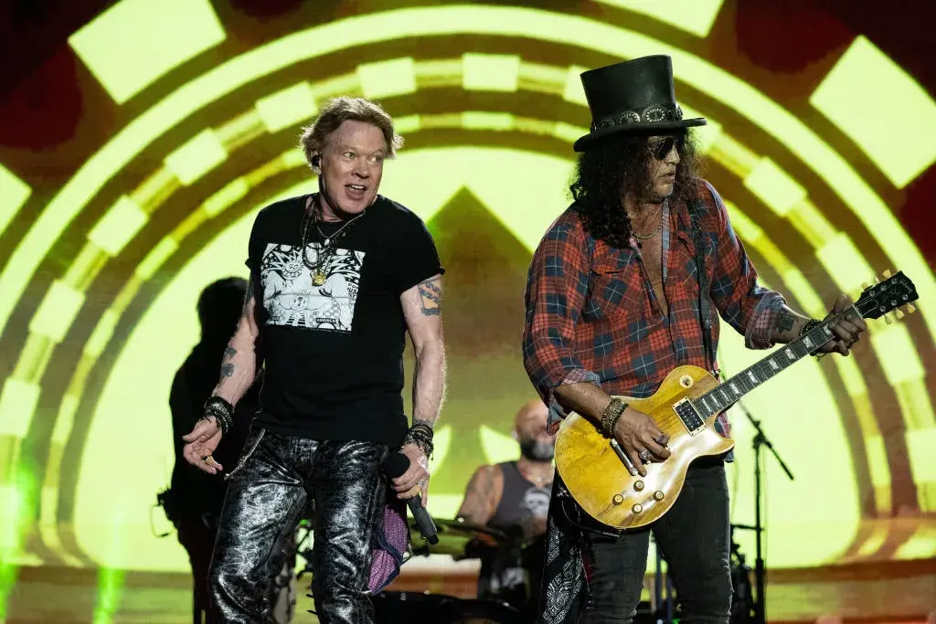 Допълнителен градски транспорт и ограничения заради концерта на Guns N’ Roses в София