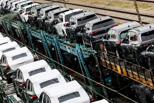 Никой не се нуждае от сделка с Тръмп толкова спешно, колкото Volkswagen