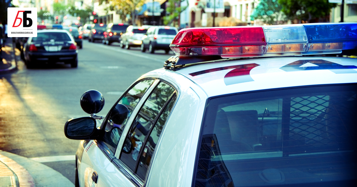 11 души са пострадали тежко, след като въоръжен с нож