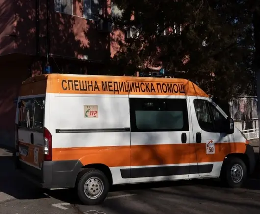 Дете на две години е в кома след падане от втория етаж на болницата в Карнобат