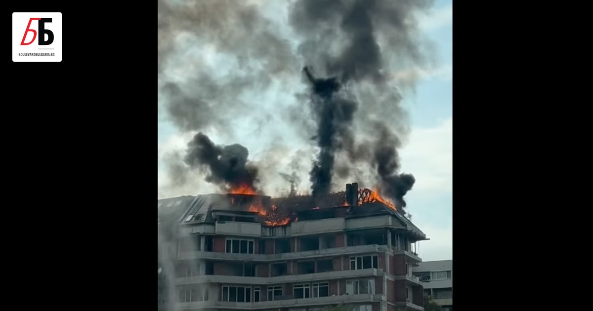 Пожар гори на покрива на новострояща се сграда в София.Инцидентът