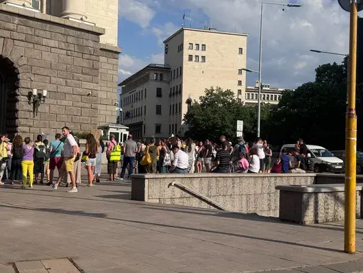 Протестиращи настояват държавата най-после да закупи авиотехника за гасене на пожари