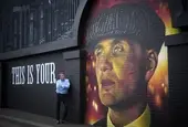 Създателят на Peaky Blinders ще напише новия филм за Джеймс Бонд