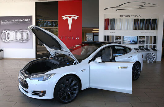 Фаталната катастрофа, за която Tesla беше осъдена да плати $329 млн.