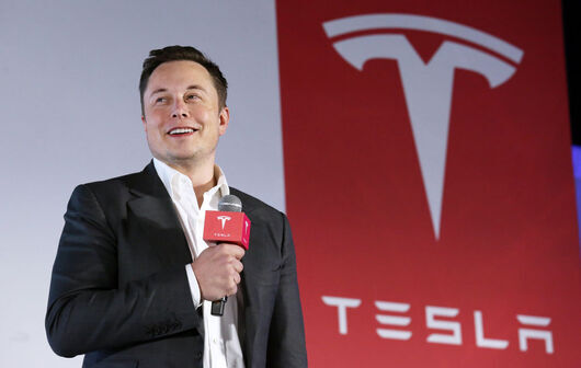 Бордът на Tesla "възнагради" Мъск с акции за 29 млрд. долара като "стимул" да не напуска