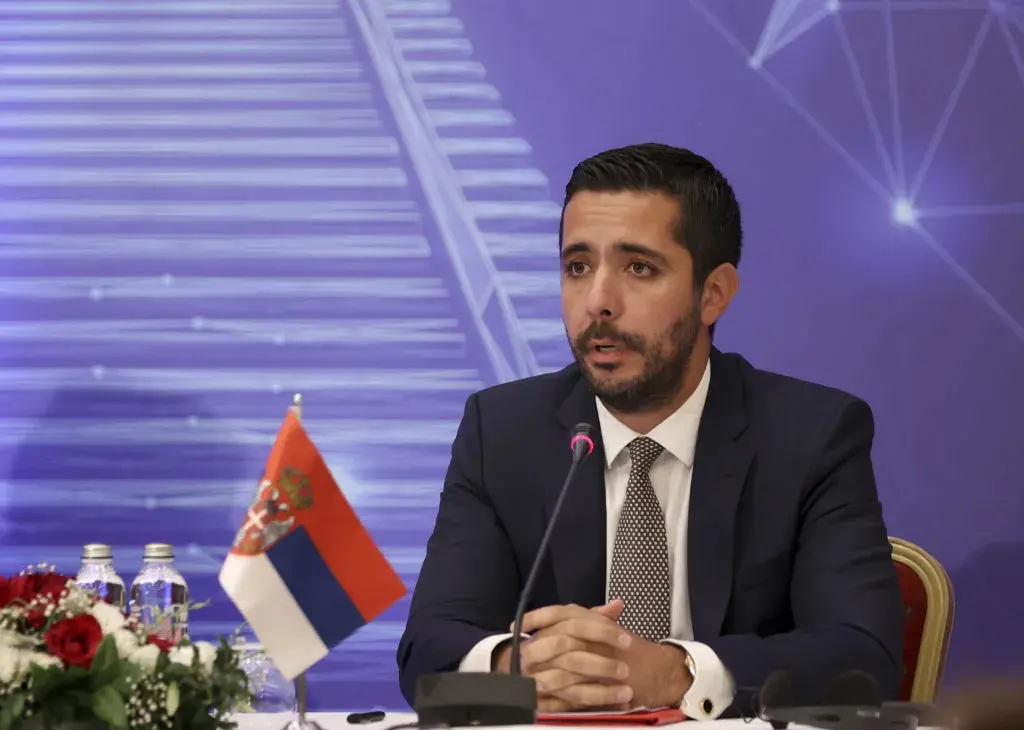 Бивш сръбски министър е арестуван 9 месеца по-късно за смъртоносния инцидент в Нови сад