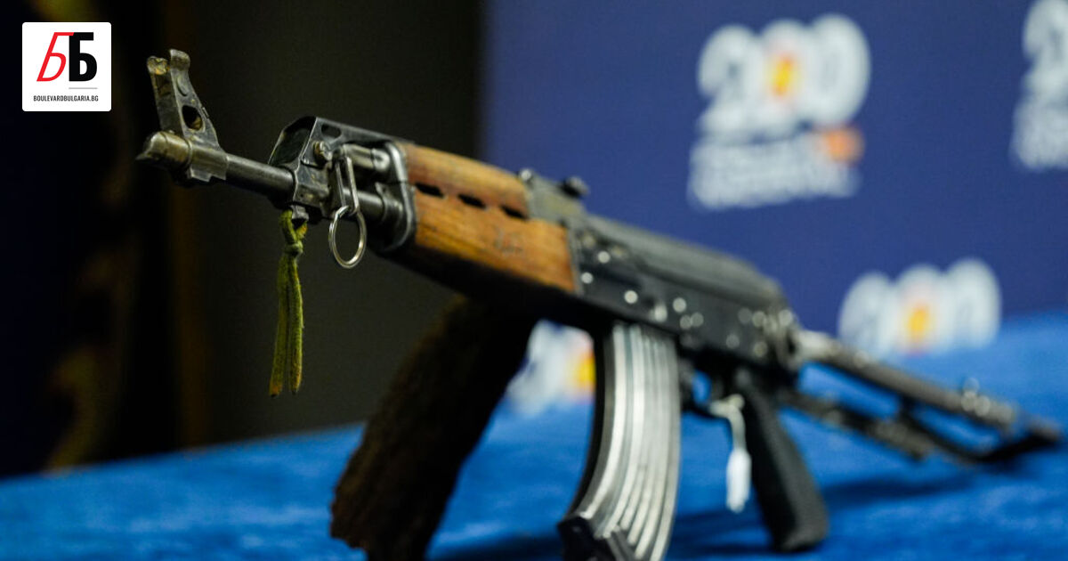 Български гражданин на име Петър Мирчев и още трима чужденци