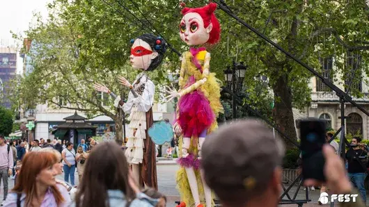 Големите марионетки на „Puppets Occupy Street“ дебютират в София на 6Fest