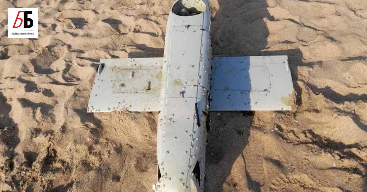 Военен дрон е изплувал на плажа Харманите в Созопол и