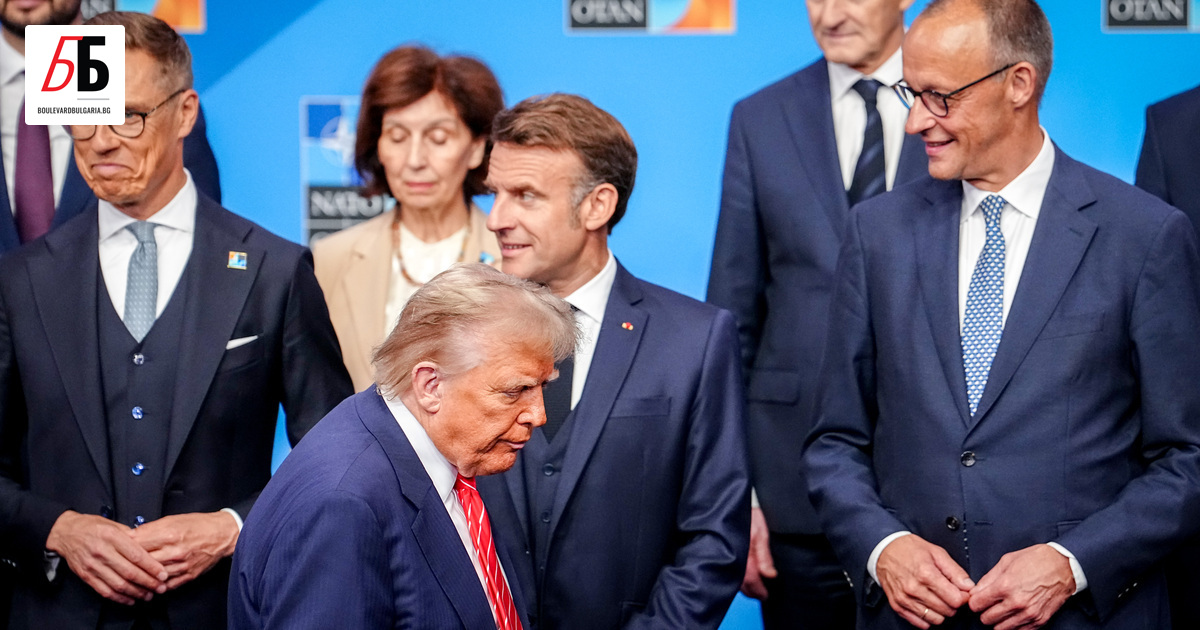 Президентът на Украйна Володимир Зеленски, лидерите на 5 държави от